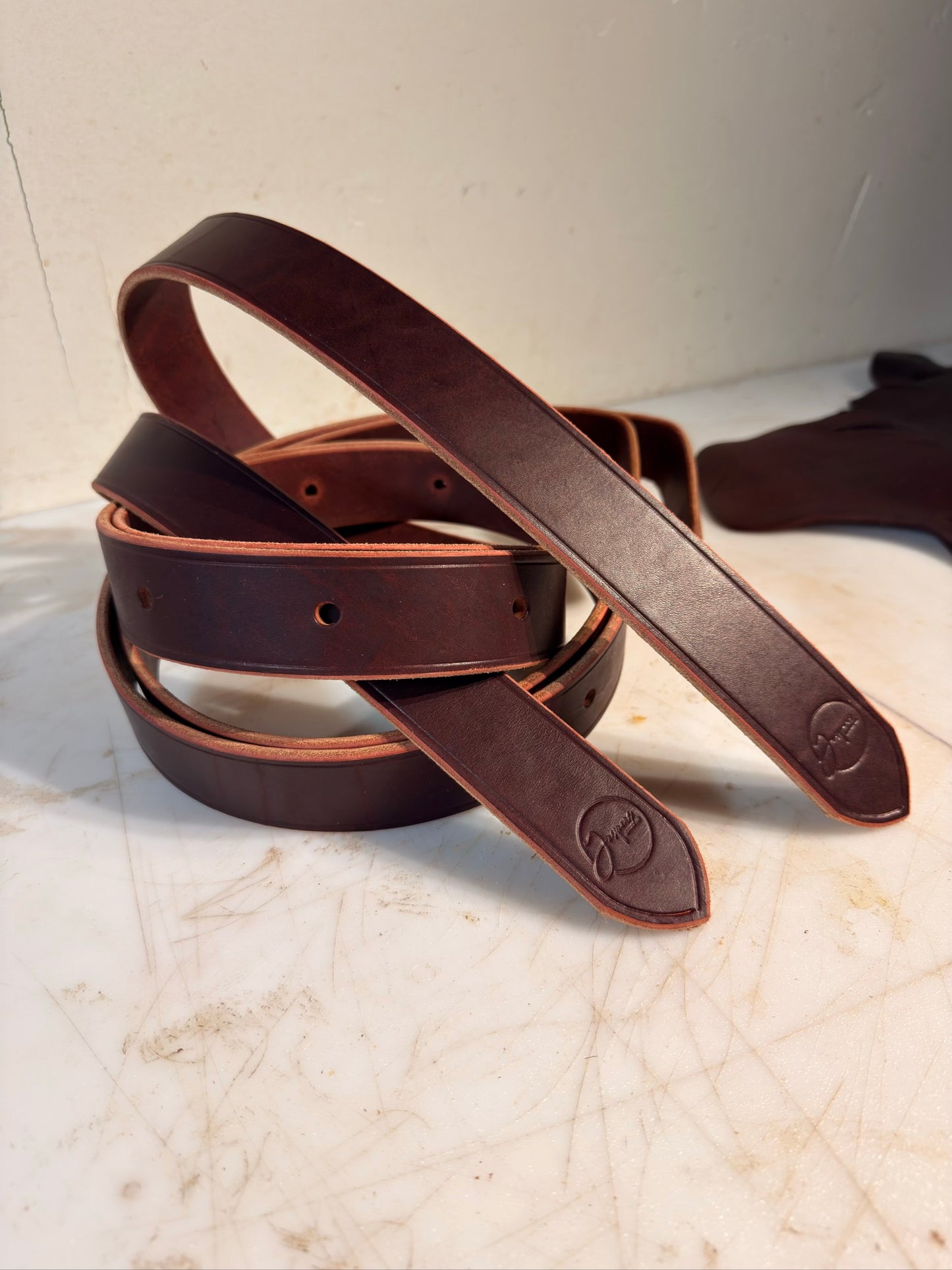 Premium Saddle latigo Set